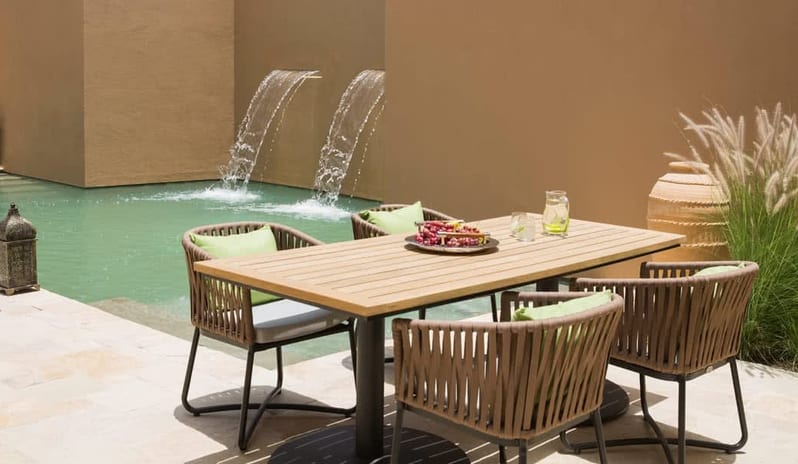 In-Room and In-Villa Dining_6014